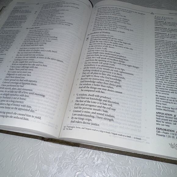 The Inspirational Study Bible by Max Lucado 1991 Hardcover NKJV Life Lessons God - Picture 7 of 13